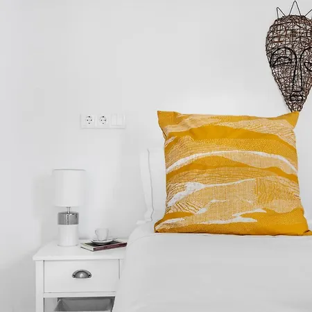 Apartment Joivy Principe Real 2br With Terrace Nearby Botanical Garden Of Lisbon