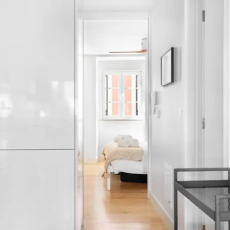 Apartment Joivy Principe Real 2br With Terrace Nearby Botanical Garden Of